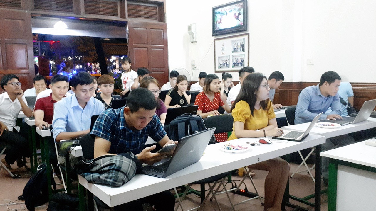 Khai Giảng Khoa Hoc Marketing Online, Digital Marketing 4.0 Khóa K32